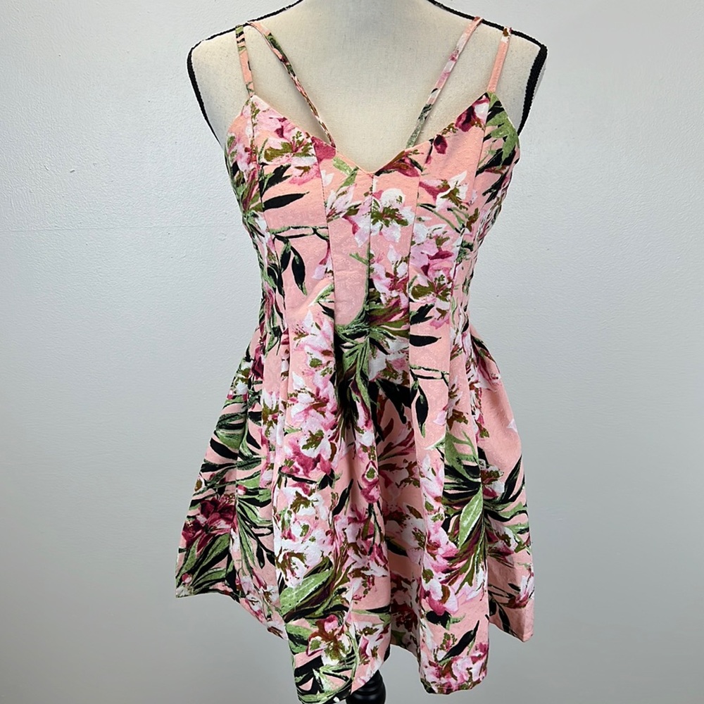 ⭐️🌸Oxford Circus pink floral corset top shorts romper size medium